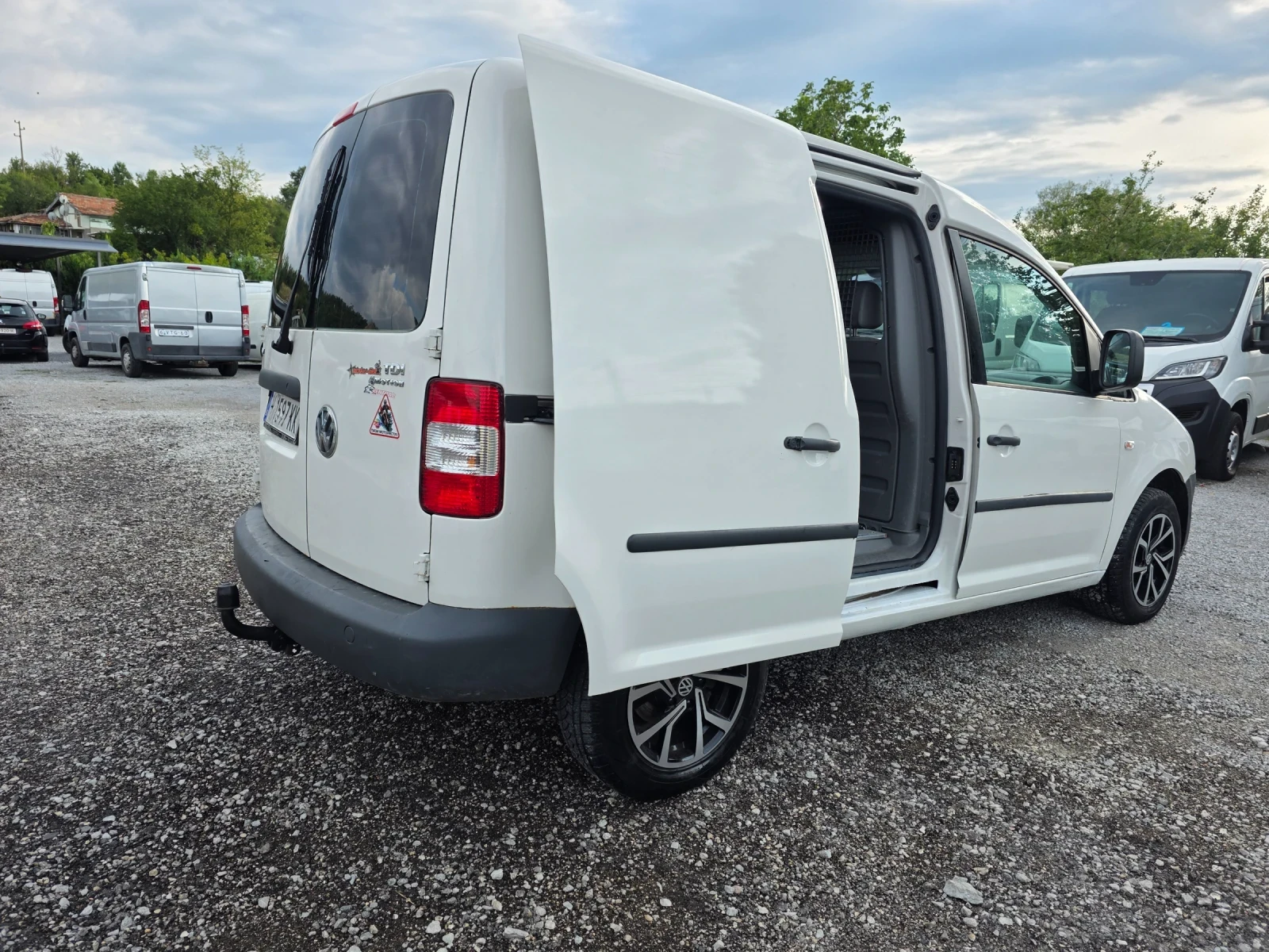 VW Caddy 1.9tdi 4motion 4x4 6скорости, снимка 11 - Автомобили и джипове - 55412201
