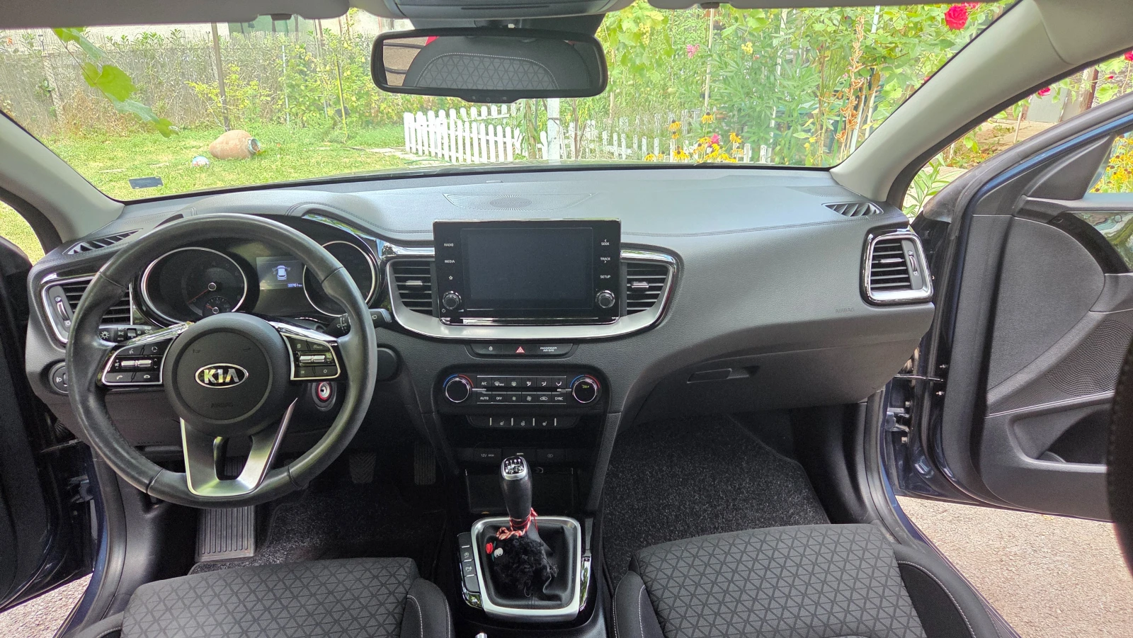 Kia Ceed 1.4 T-GDI 140 к.с. EX , снимка 7 - Автомобили и джипове - 55815245