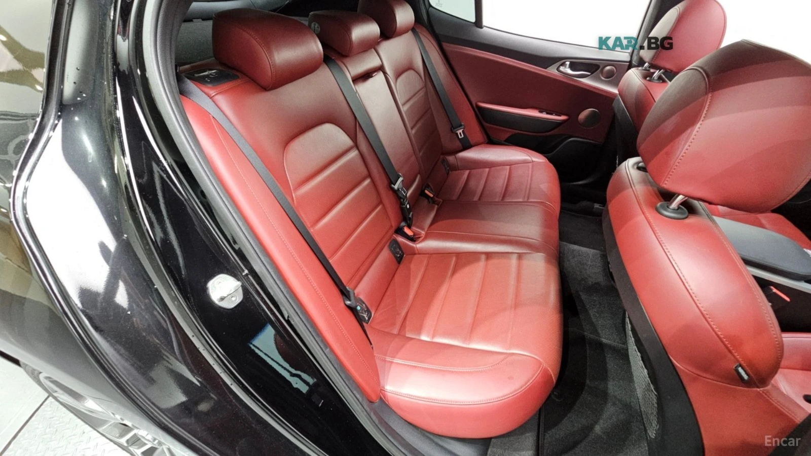 Kia Stinger 3.3 Turbo AWD GT* HUD* 360* ОБДУХ* НАВИ* ПАНО, снимка 11 - Автомобили и джипове - 56010549