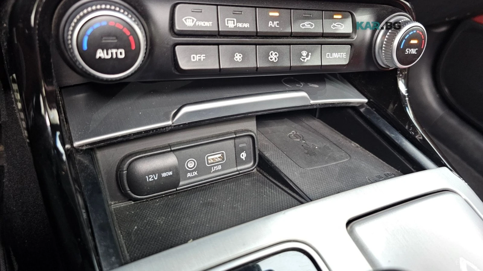 Kia Stinger 3.3 Turbo AWD GT* HUD* 360* ОБДУХ* НАВИ* ПАНО, снимка 12 - Автомобили и джипове - 56010549