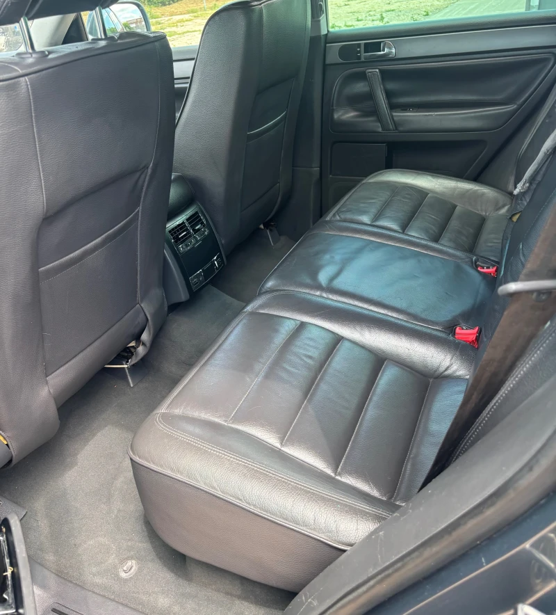 VW Touareg 2.5 TDI, снимка 10 - Автомобили и джипове - 51154244