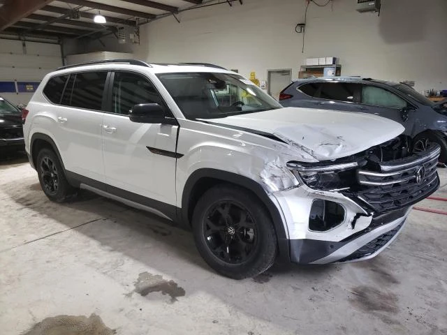 VW Atlas 2.0L 4 All wheel drive, снимка 7 - Автомобили и джипове - 48812133