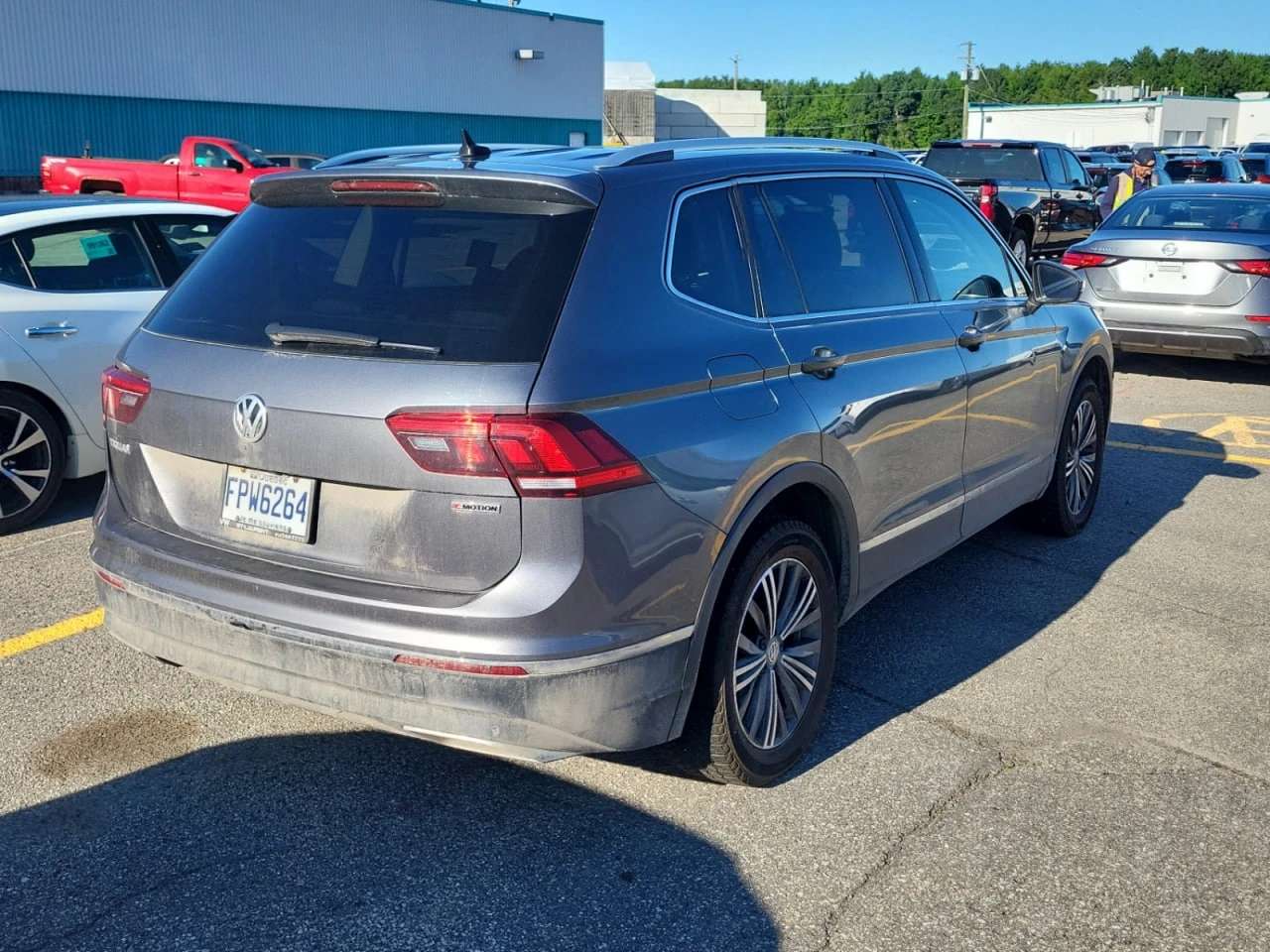 VW Tiguan AWD * CARFAX * АвтоКредит * Цена до България*  - изображение 3