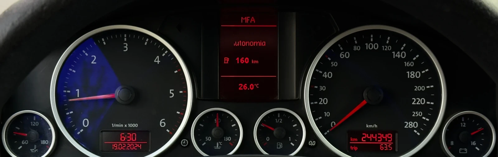 VW Touareg 2.5TDi R5  | Mobile.bg   14