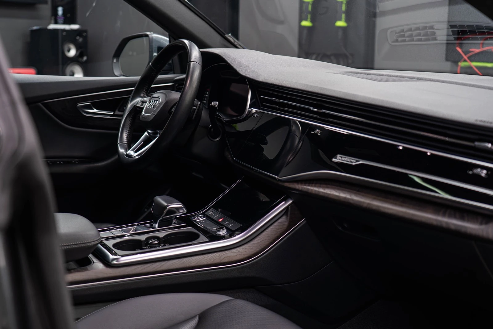 Audi Q8 55TFSI, снимка 14 - Автомобили и джипове - 53762436