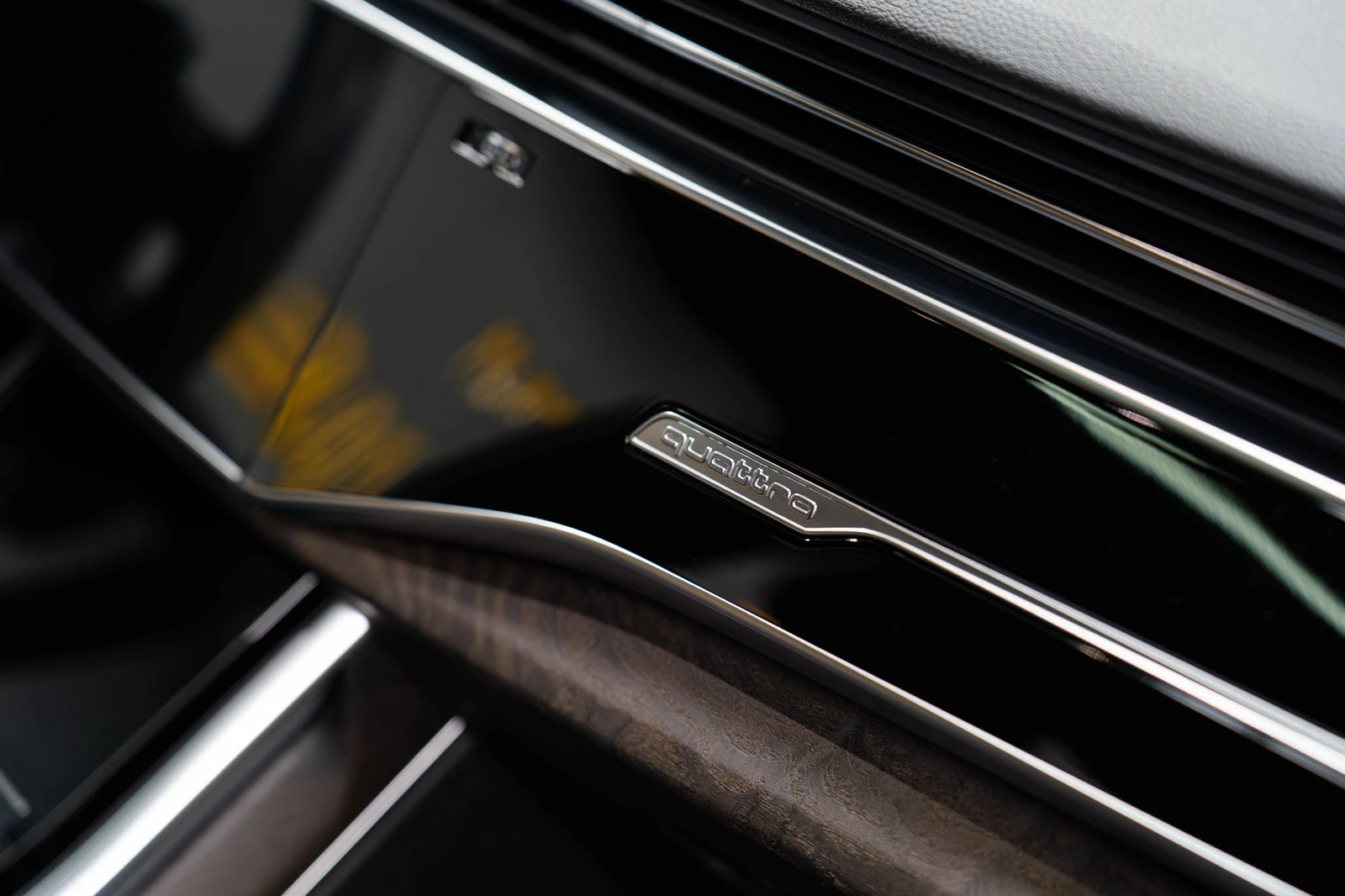 Audi Q8 55TFSI, снимка 16 - Автомобили и джипове - 53762436