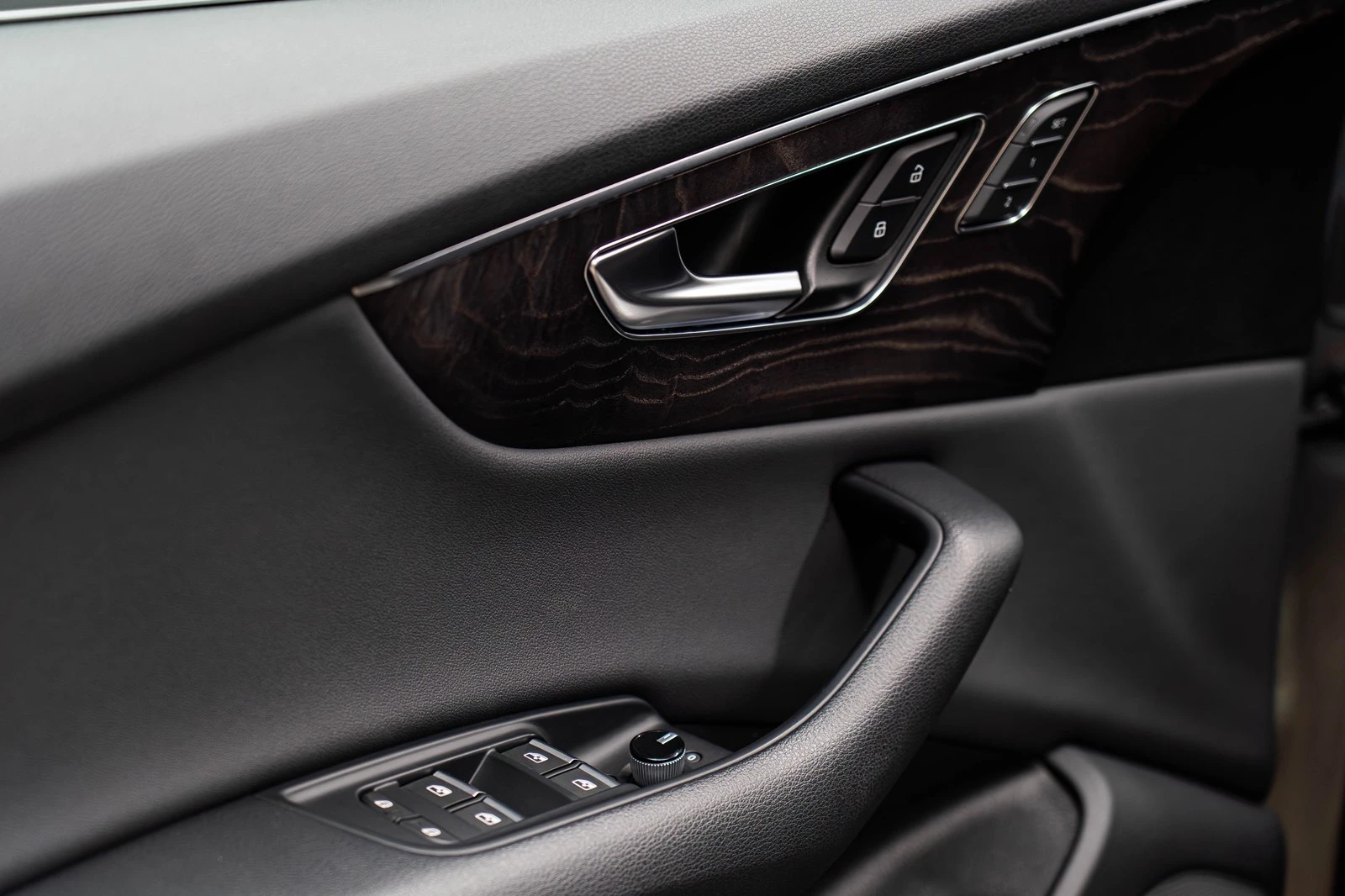 Audi Q8 55TFSI, снимка 10 - Автомобили и джипове - 53762436