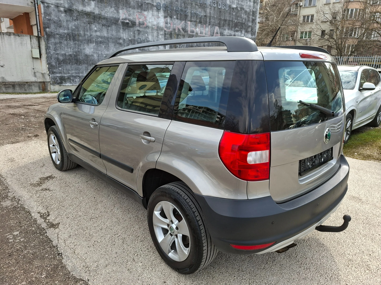 Skoda Yeti 2.0TDI 4X4, снимка 4 - Автомобили и джипове - 54113947