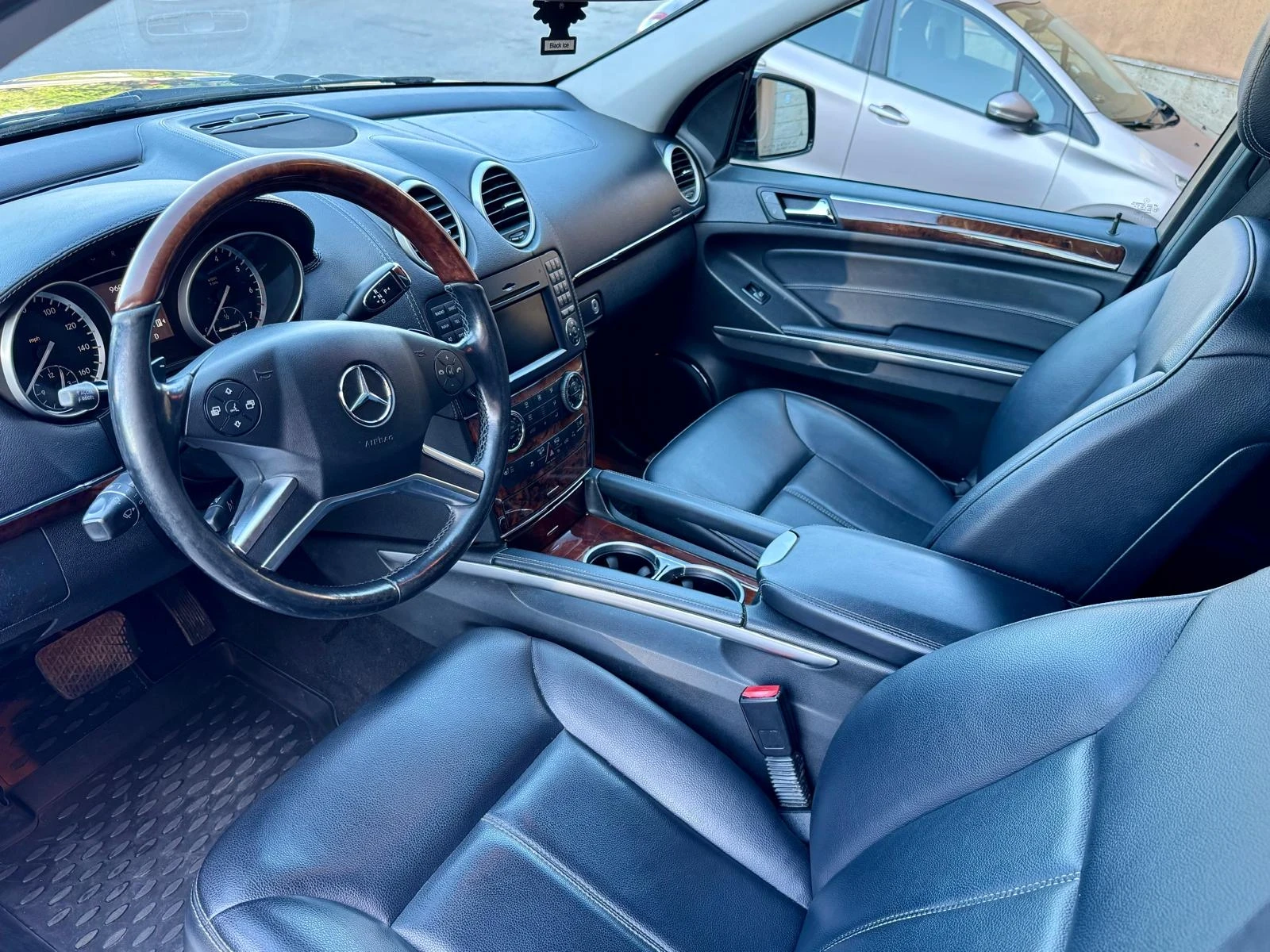 Mercedes-Benz GL, снимка 8 - Автомобили и джипове - 54429822