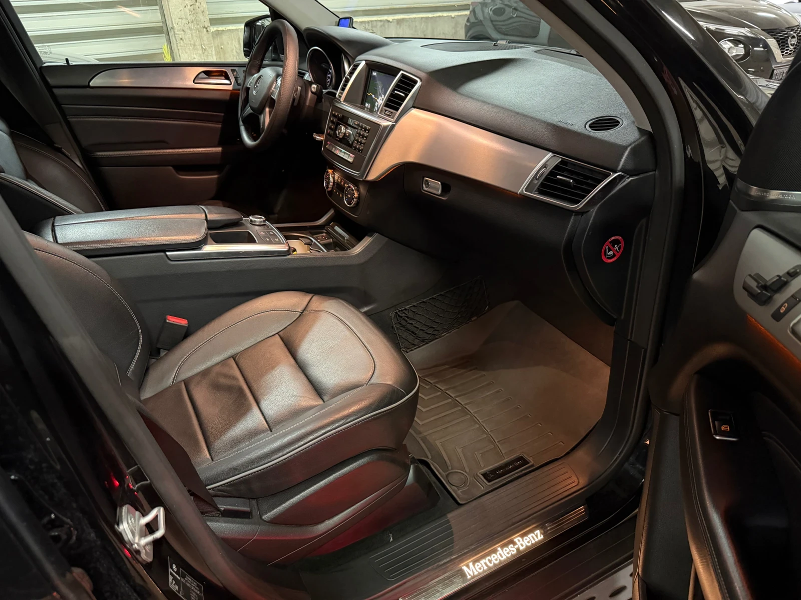 Mercedes-Benz ML 350 AMG/Distronic/Camera/HarmanKardon, снимка 12 - Автомобили и джипове - 54693413
