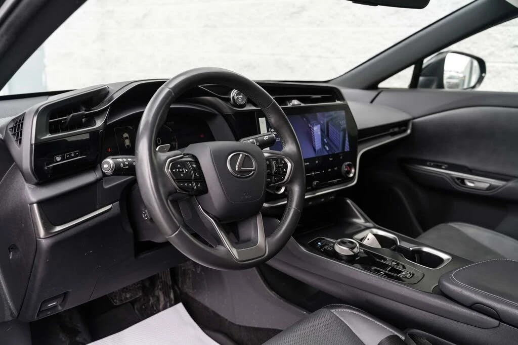 Lexus RZ 450e* PREMIUM* 4X4* ДИСТРОНИК* КАМЕРА* ПОДГРЕВ, снимка 7 - Автомобили и джипове - 54982097