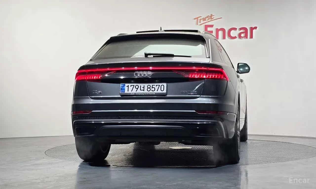 Audi Q8 * 55 TFSI Quattro Premium * , снимка 4 - Автомобили и джипове - 55559132