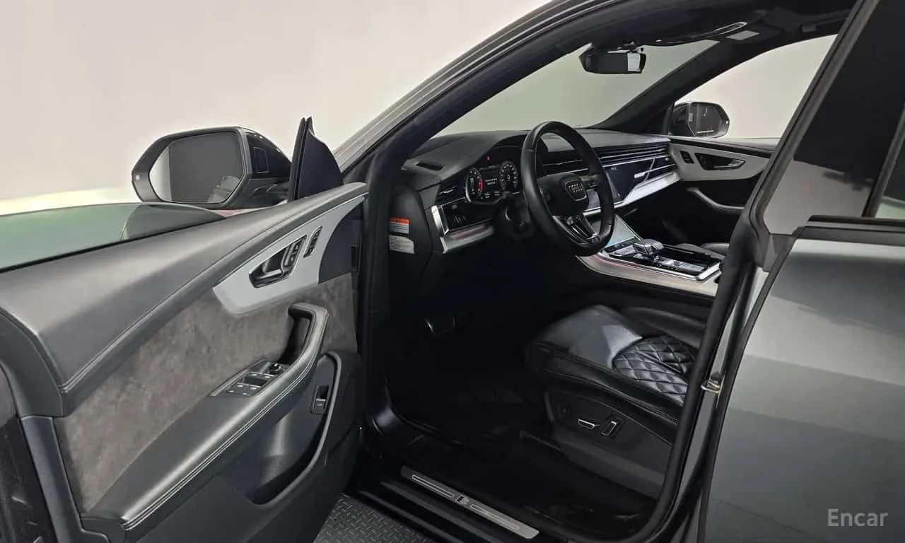 Audi Q8 * 55 TFSI Quattro Premium * , снимка 10 - Автомобили и джипове - 55559132