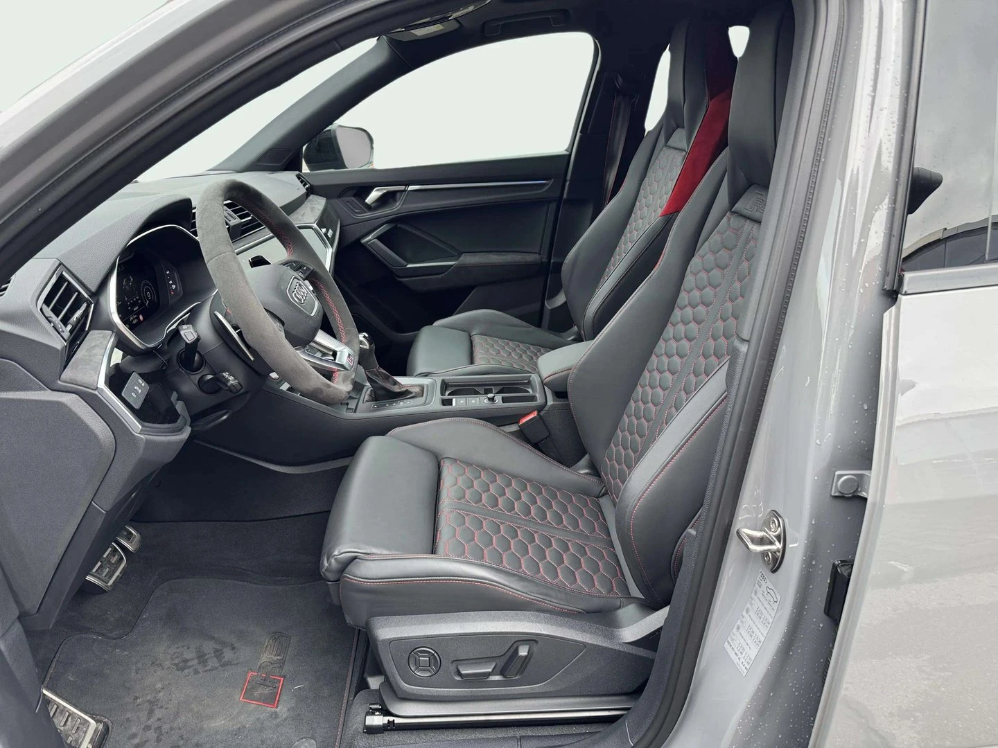 Audi Q3 Audi RS Q3 Sportback 2.5 TFSI quattro | Mobile.bg � ����������� 12