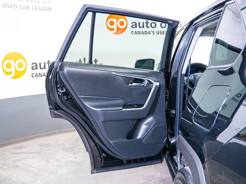 Toyota Rav4 XLE Premium AWD, снимка 11 - Автомобили и джипове - 55691698