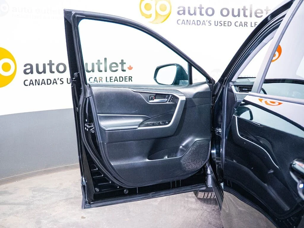 Toyota Rav4 XLE Premium AWD, снимка 10 - Автомобили и джипове - 55691698