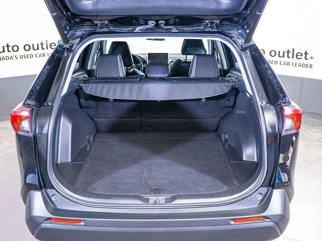 Toyota Rav4 XLE Premium AWD, снимка 7 - Автомобили и джипове - 55691698