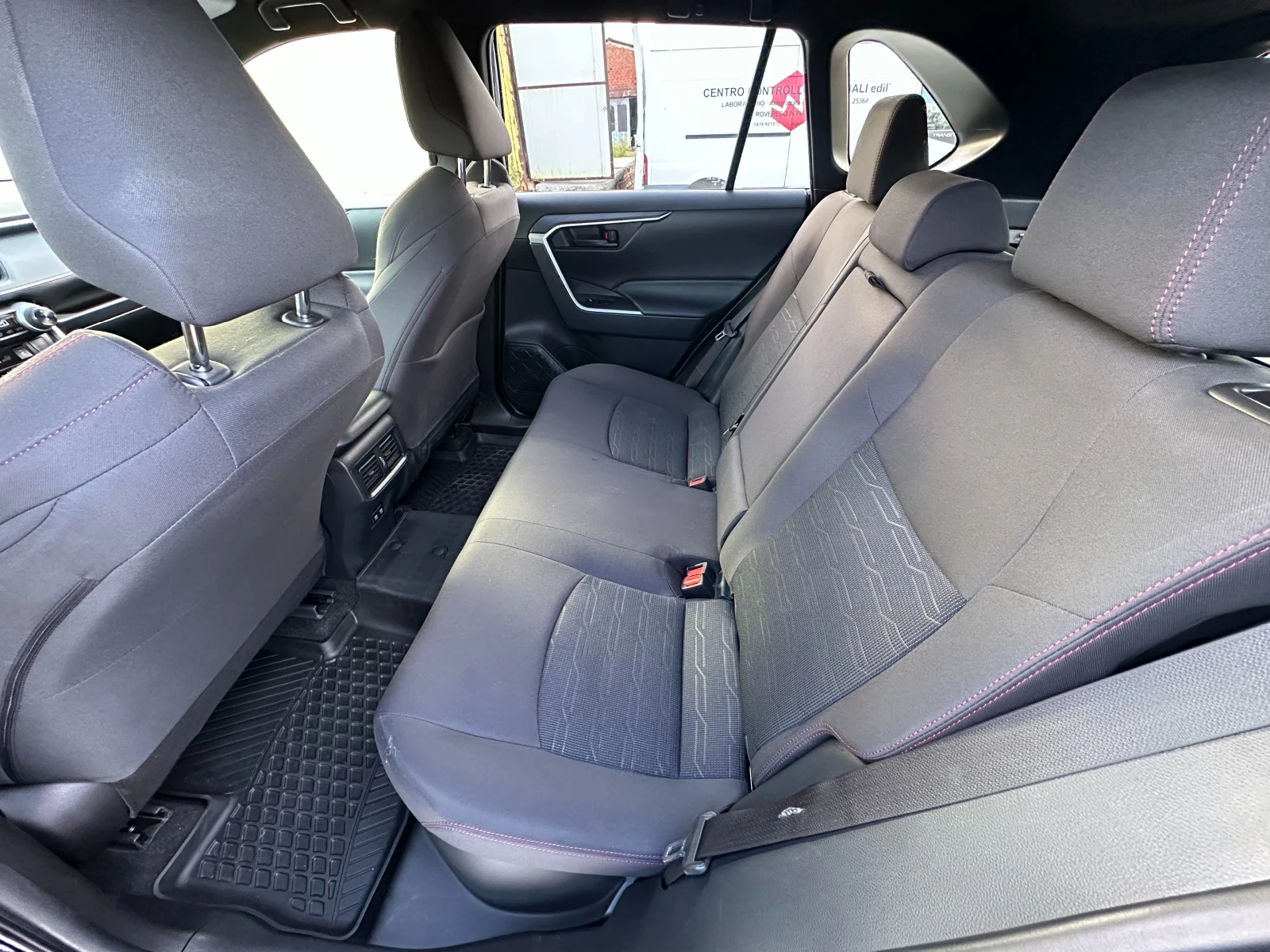 Toyota Rav4 PLUG IN HYBRID 4X4, снимка 12 - Автомобили и джипове - 56607080