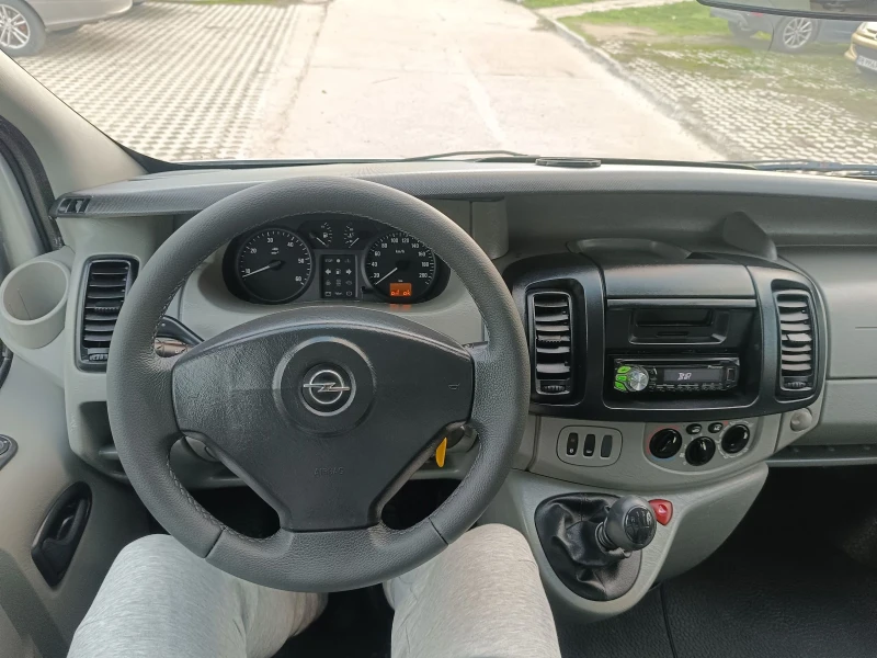 Opel Vivaro 2.5tdci MAXXI LANG 9места, снимка 9 - Бусове и автобуси - 52383372