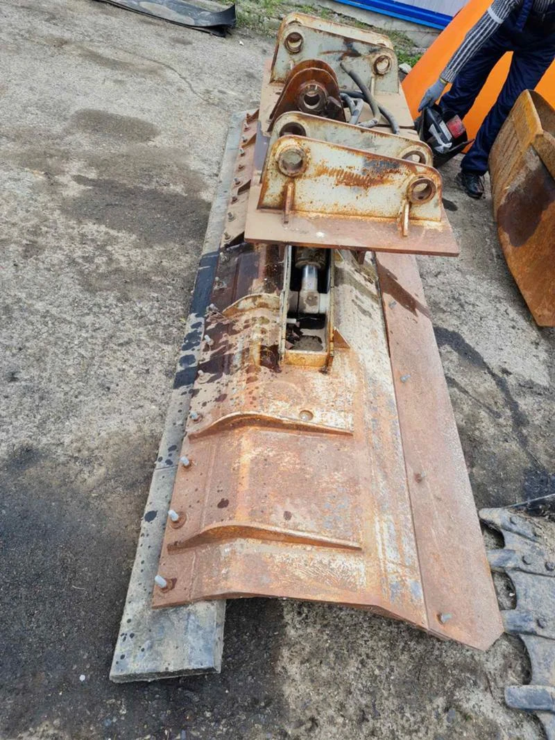 Допълнително оборудване Друг вид РОТАЦИОННА ДЪСКА ЗА СНЕГОПОЧИСТВАНЕ/С ХИДРАВЛИКА/