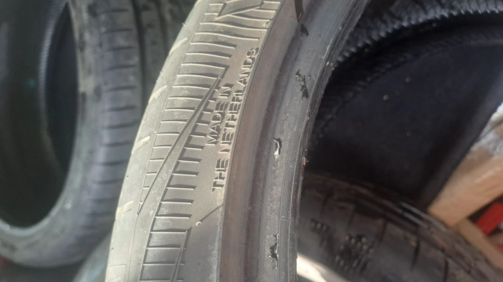 Гуми Летни 235/35R19, снимка 8 - Гуми и джанти - 54402536