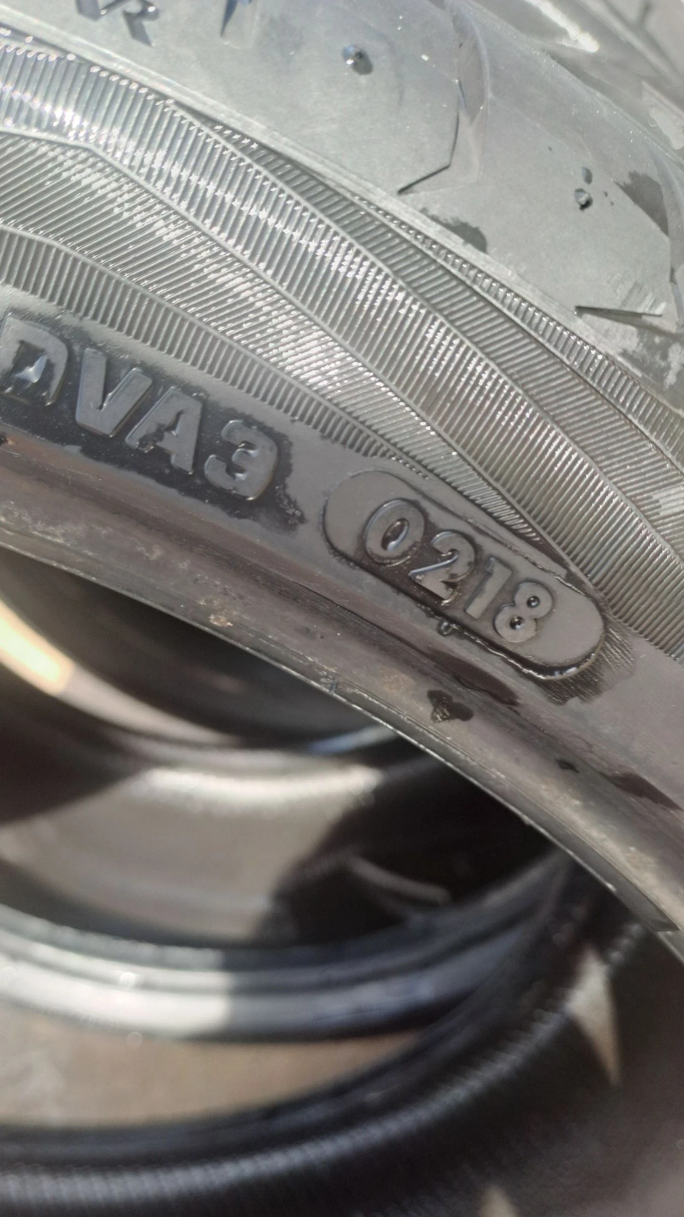 Гуми Летни 235/35R19, снимка 5 - Гуми и джанти - 54402536