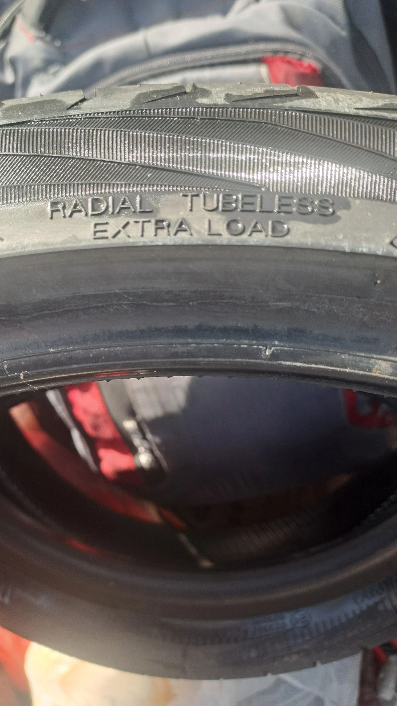 Гуми Летни 235/35R19, снимка 6 - Гуми и джанти - 54402536