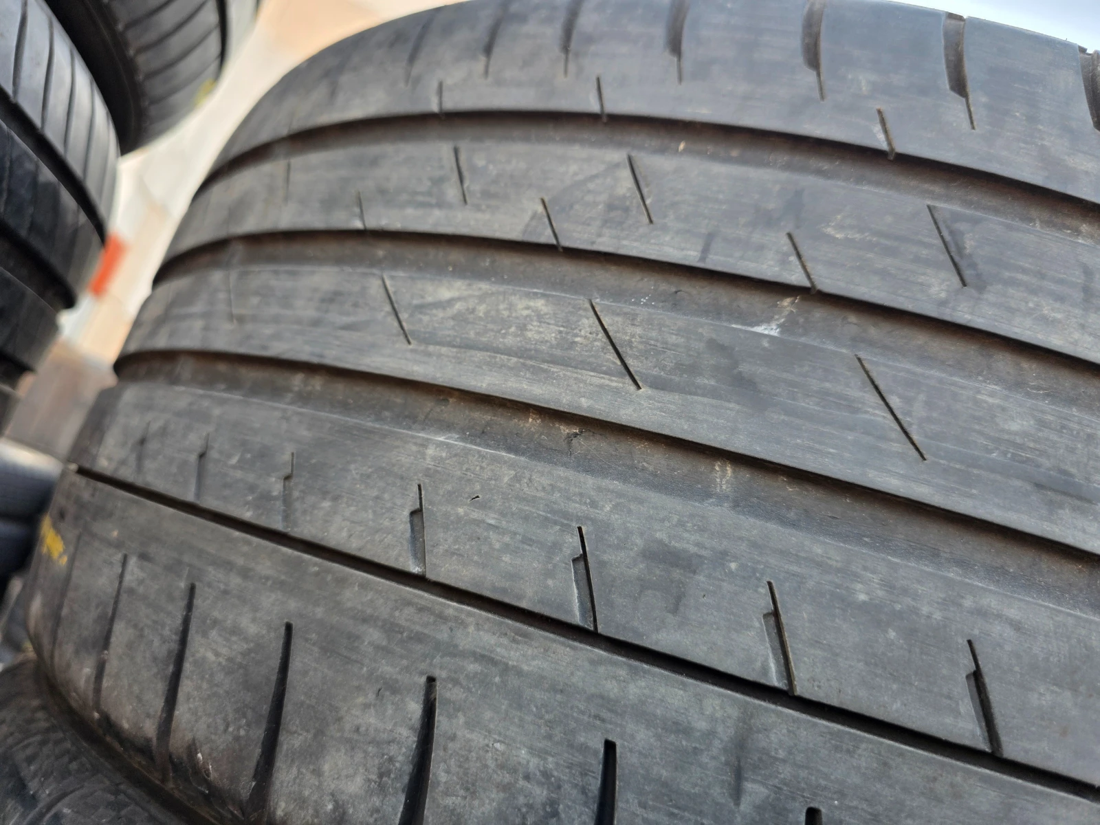 Гуми Летни 245/35R18