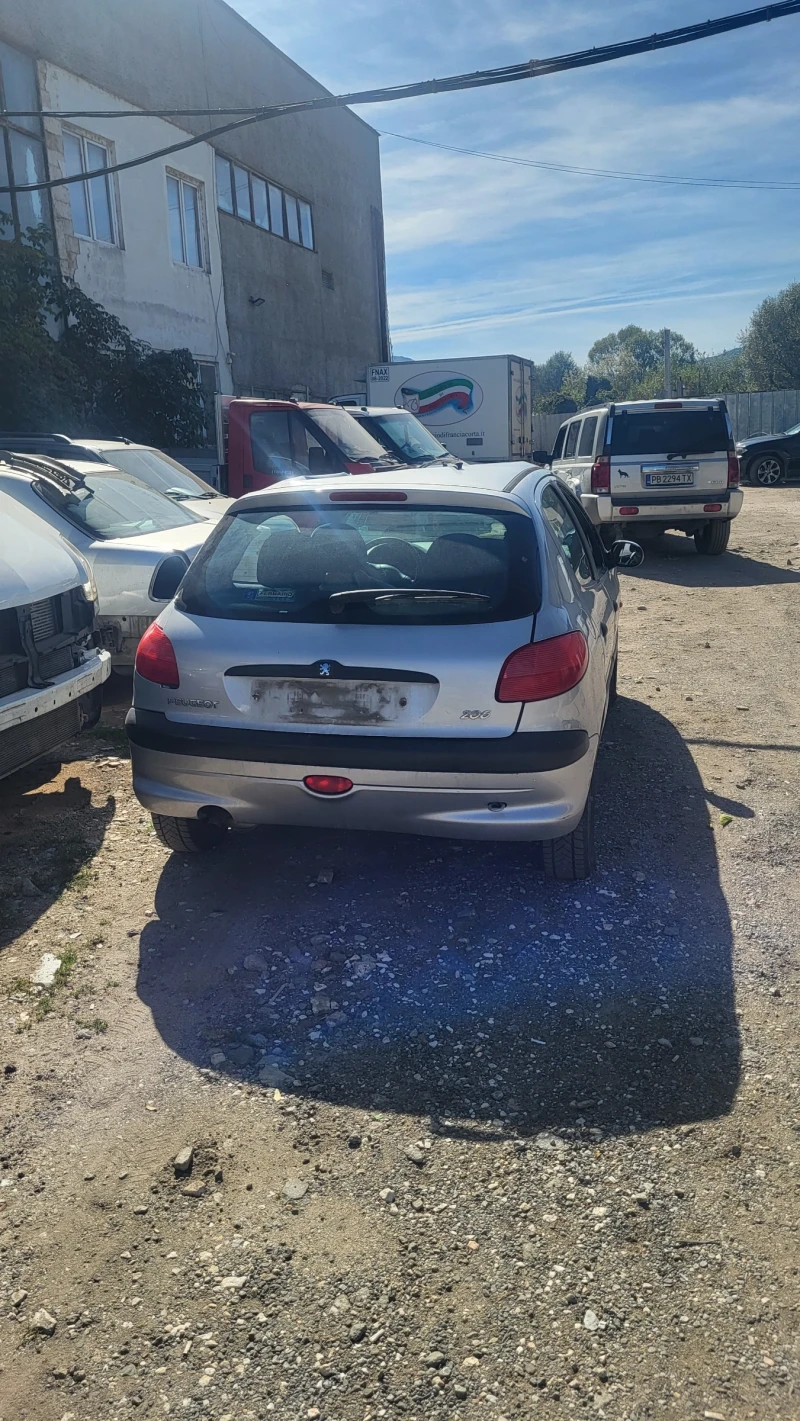 Peugeot 206 1.1i, снимка 3 - Автомобили и джипове - 47508252