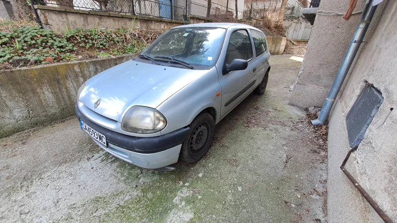 Renault Clio, снимка 1 - Автомобили и джипове - 49433789