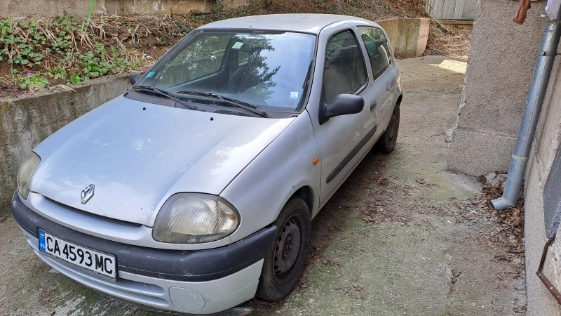 Renault Clio, снимка 6 - Автомобили и джипове - 49433789