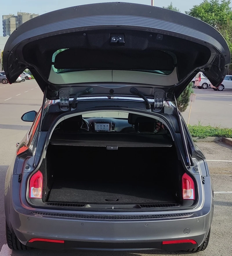 Opel Insignia 1.6 CDTI, снимка 5 - Автомобили и джипове - 52195873