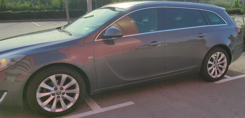 Opel Insignia 1.6 CDTI, снимка 3 - Автомобили и джипове - 52195873