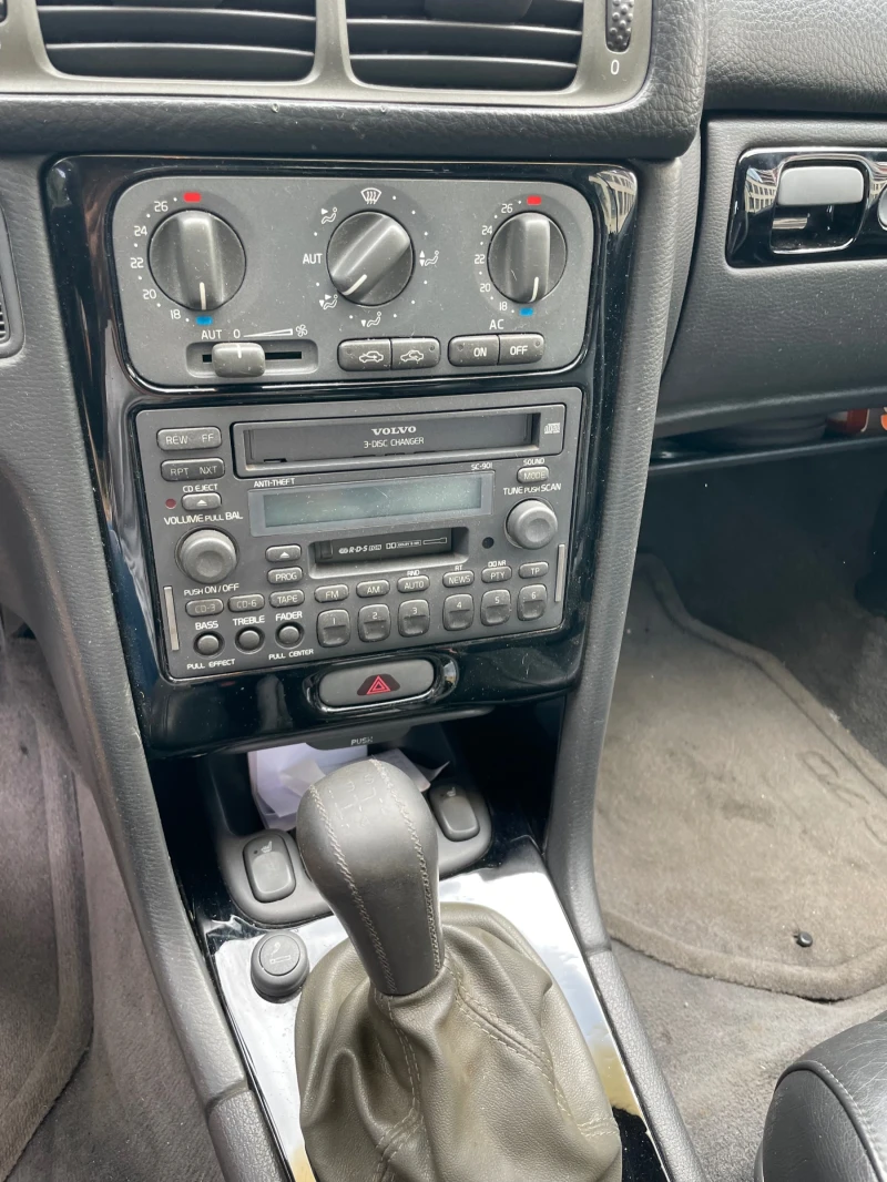 Volvo C70 2.0T, снимка 7 - Автомобили и джипове - 51402018