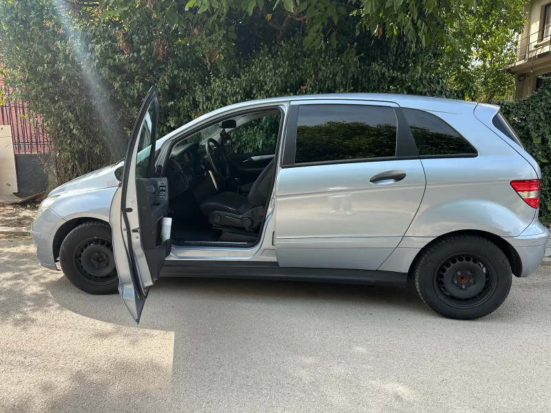Mercedes-Benz B 180, снимка 3 - Автомобили и джипове - 52487782
