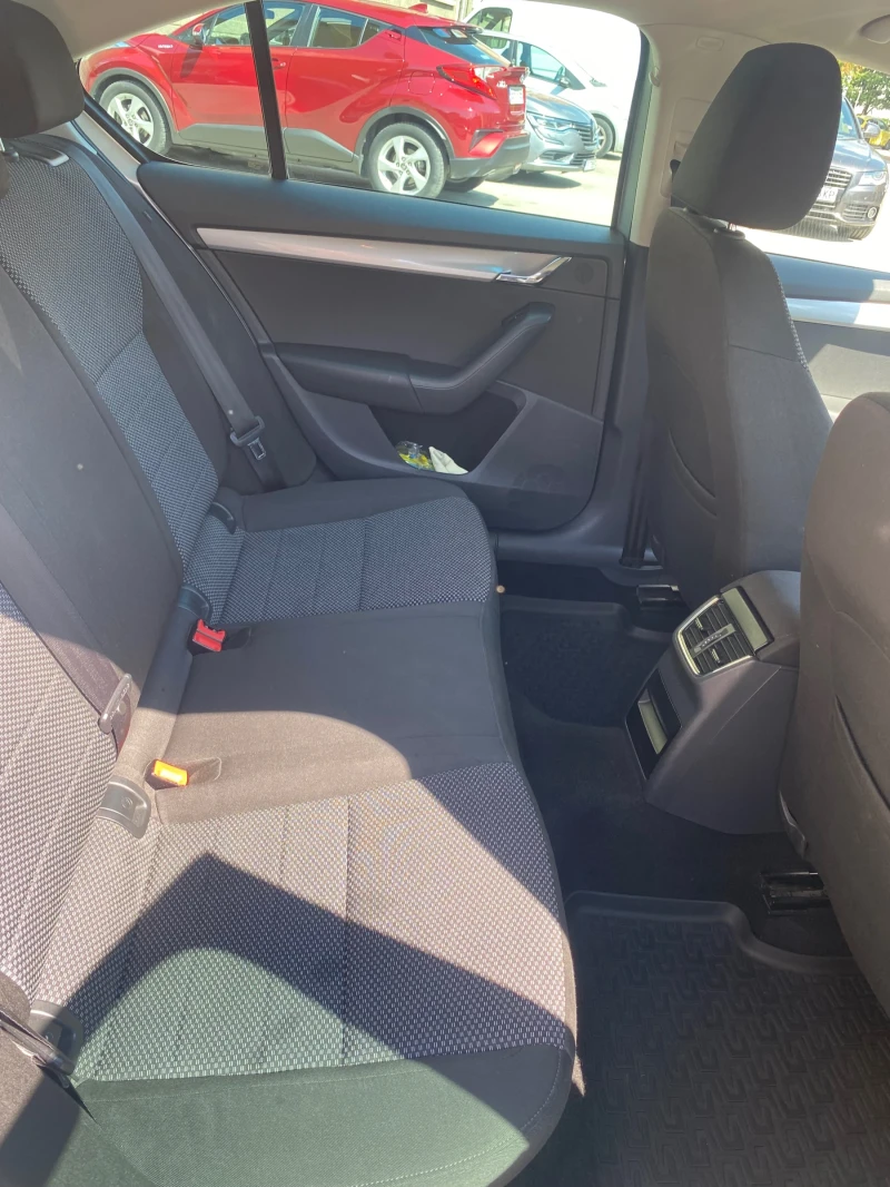 Skoda Octavia 1.6 TDI110k GREENLINE, снимка 9 - Автомобили и джипове - 51898110