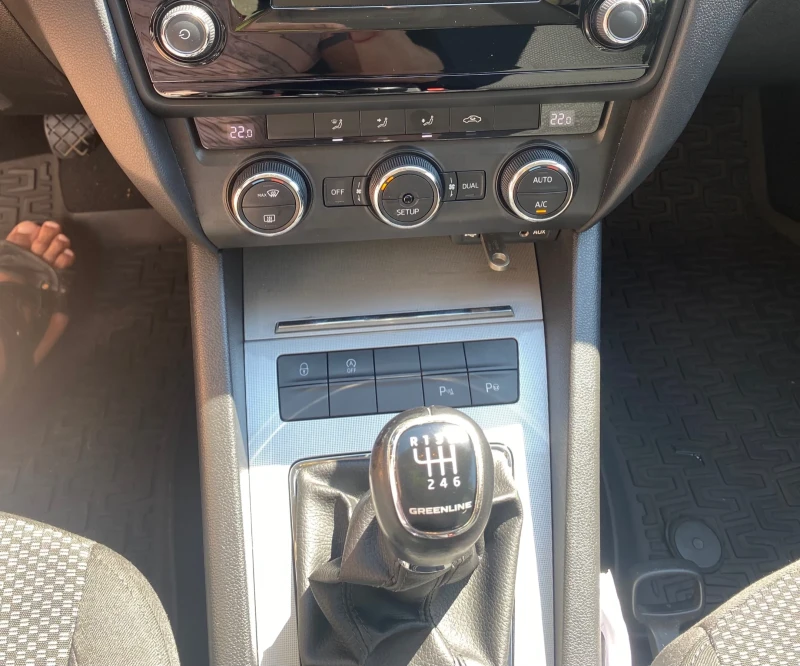 Skoda Octavia 1.6 TDI110k GREENLINE, снимка 8 - Автомобили и джипове - 51898110