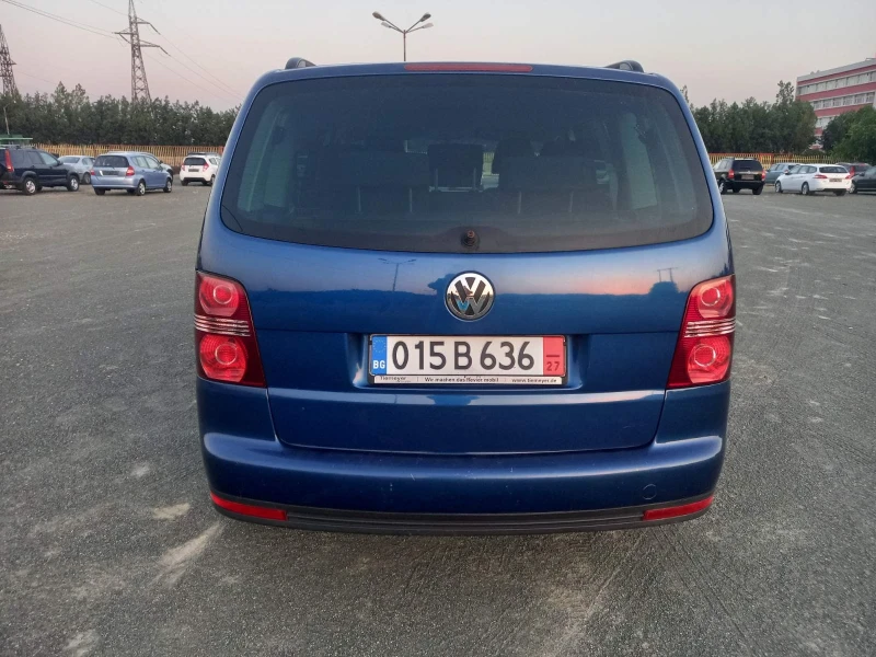 VW Touran 1.9 TDI, снимка 5 - Автомобили и джипове - 51920328