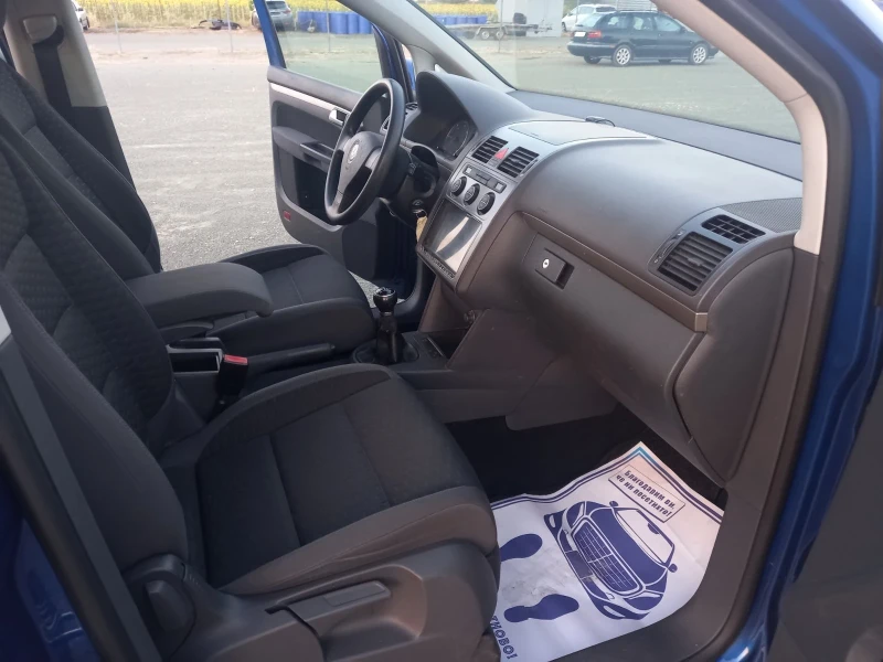 VW Touran 1.9 TDI, снимка 12 - Автомобили и джипове - 51920328