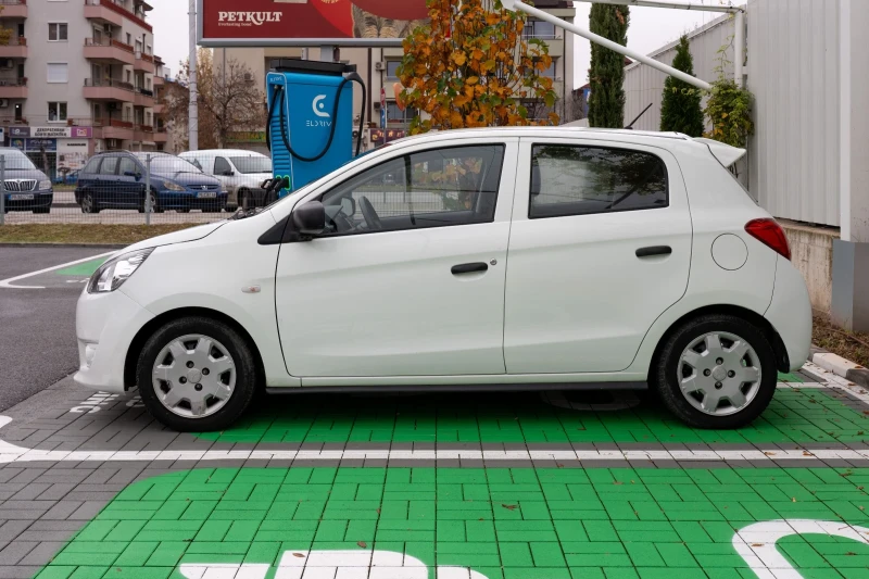 Mitsubishi Space star Mirage, снимка 4 - Автомобили и джипове - 52404626