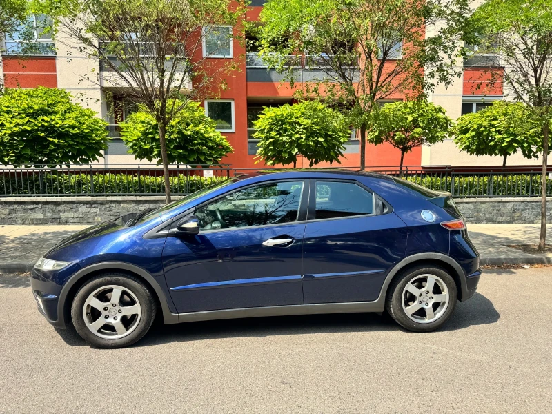 Honda Civic 1.8 VTEC, снимка 2 - Автомобили и джипове - 52582704