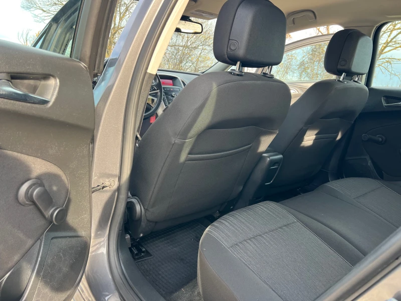 Opel Astra 1.6i 16v/116p.s-Euro 5, снимка 11 - Автомобили и джипове - 52806165