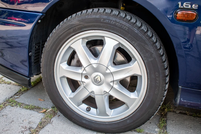 Renault Megane Coach 1.6e, снимка 6 - Автомобили и джипове - 52817088