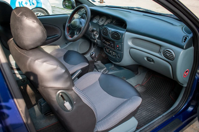 Renault Megane Coach 1.6e, снимка 7 - Автомобили и джипове - 52817088