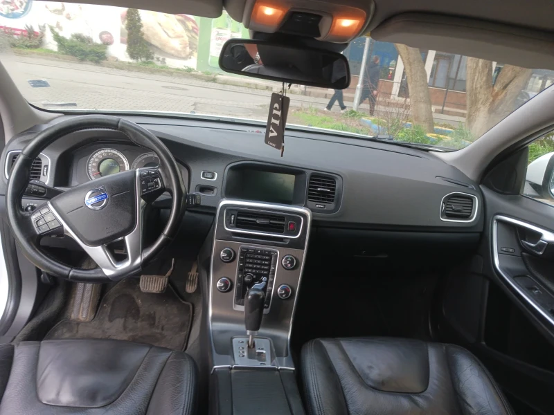 Volvo V60 2.4 D5 AWD 4X4, снимка 3 - Автомобили и джипове - 53402927