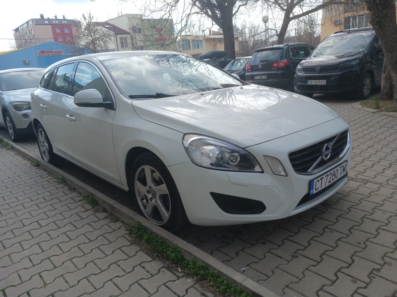 Volvo V60 2.4 D5 AWD 4X4, снимка 7 - Автомобили и джипове - 53402927