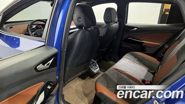 VW ID.4 PRO на 54695км | Цена с всичко до България, снимка 10 - Автомобили и джипове - 54379205