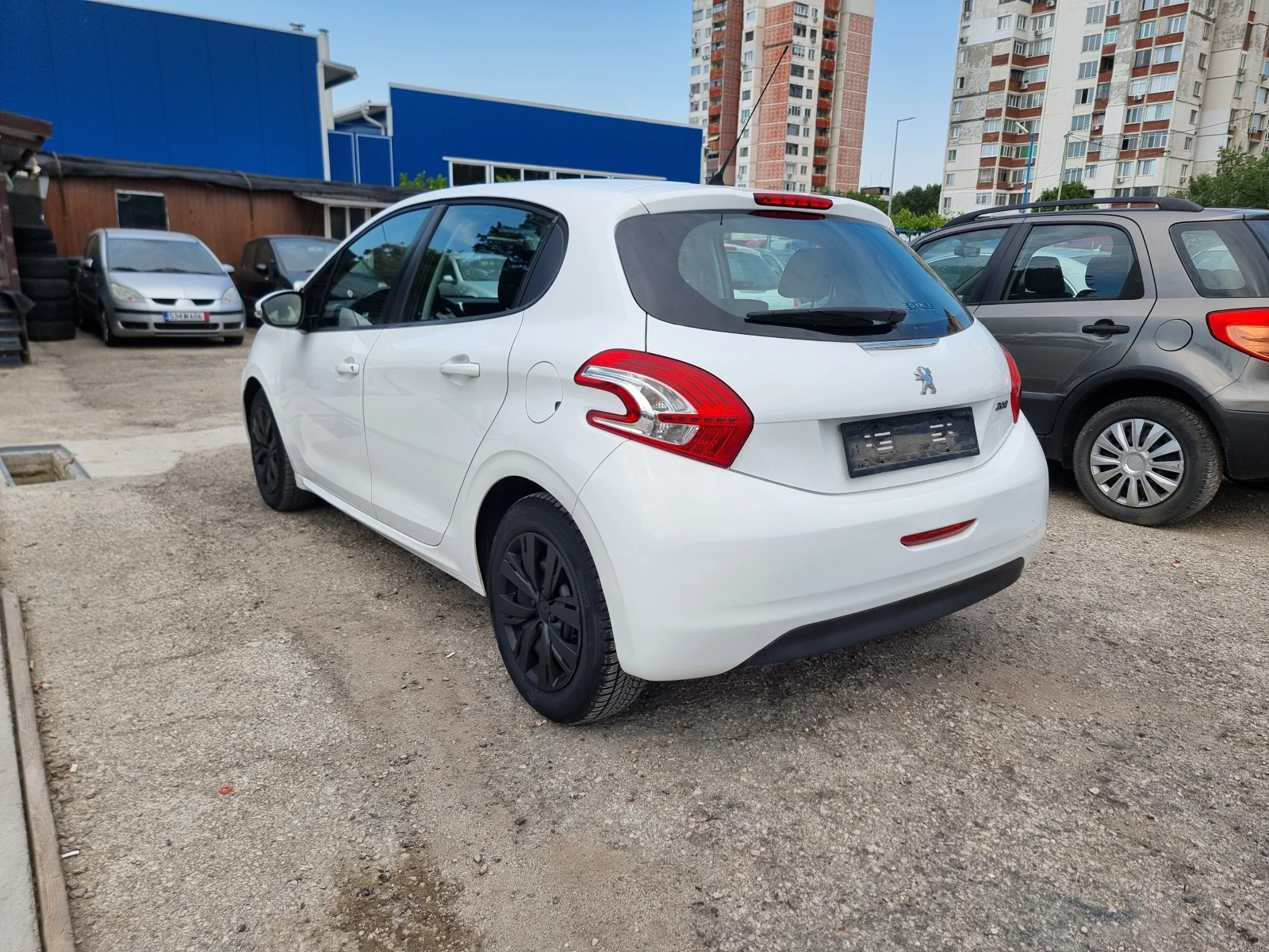 Peugeot 208 1.2I - изображение 5