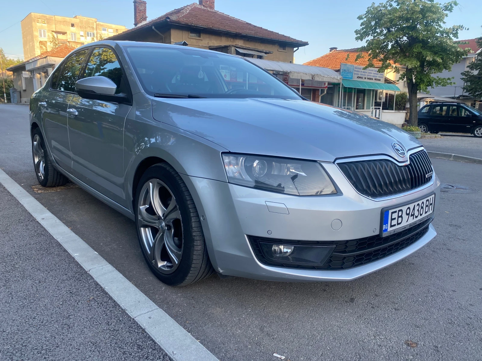 Skoda Octavia 1.6 TDI110k GREENLINE - изображение 3