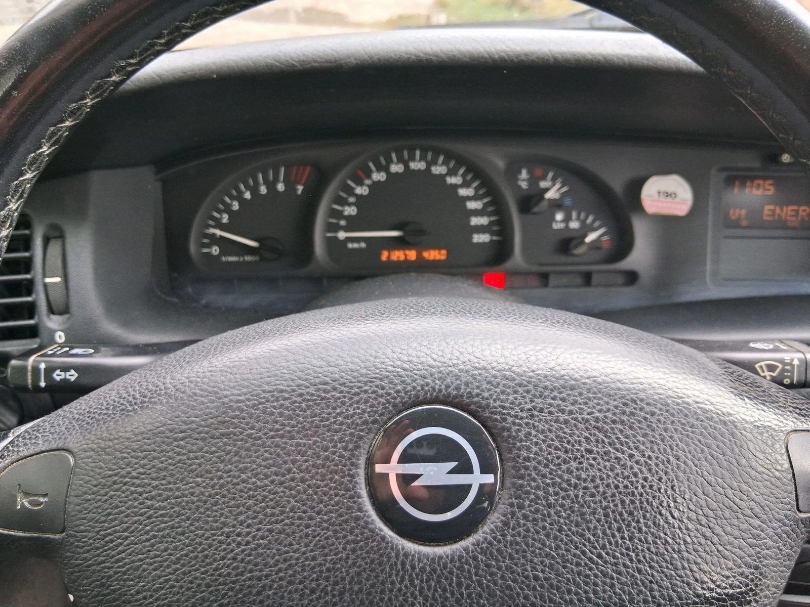 Opel Vectra 1.8 бензин 2001г. Климатроник  - изображение 5